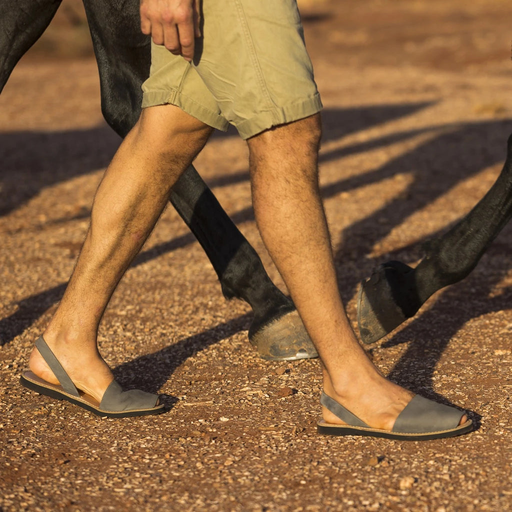 Avarca Nubuck Gris Oscuro Hombre