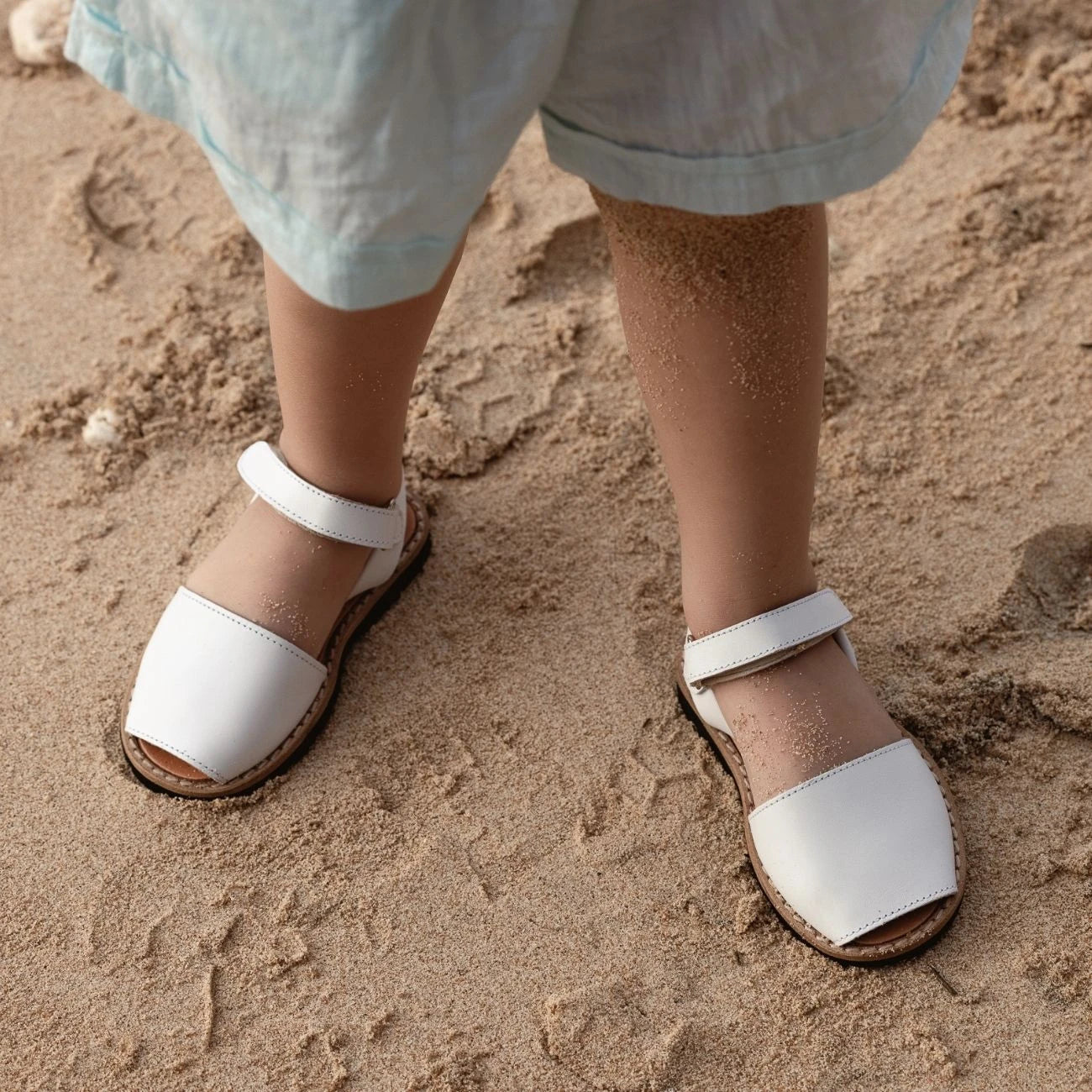 Abarca Velcro Cuero Blanco