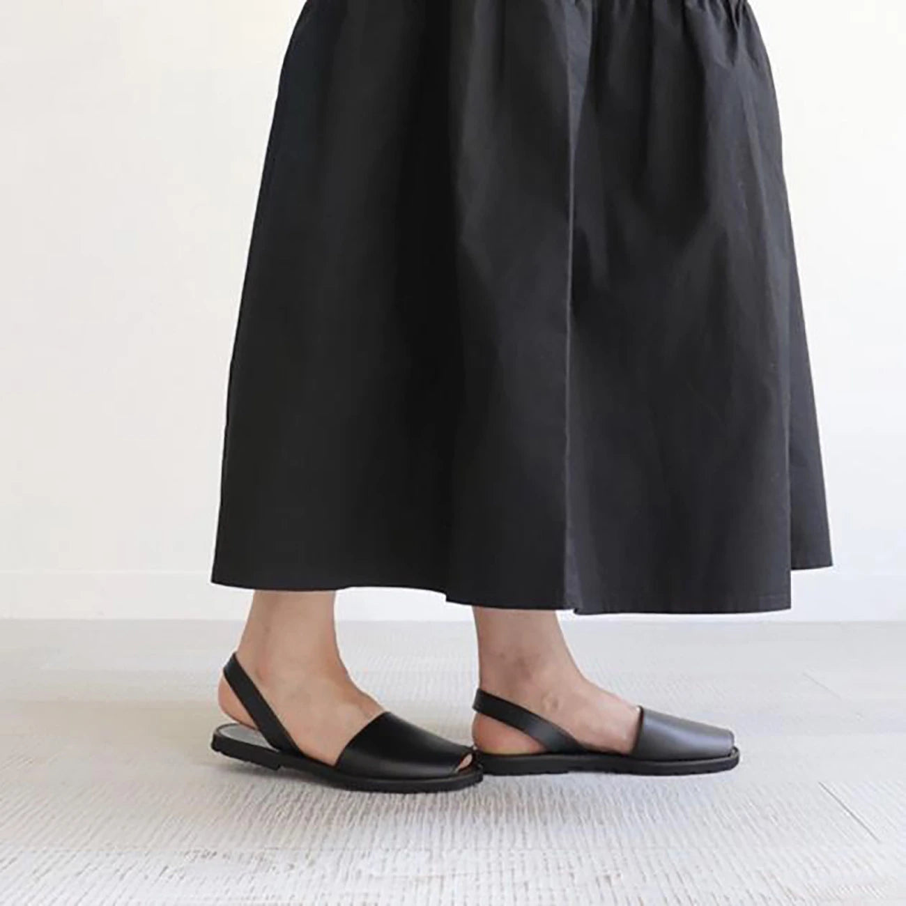 Avarca Cuero Negro (totalmente negro)
