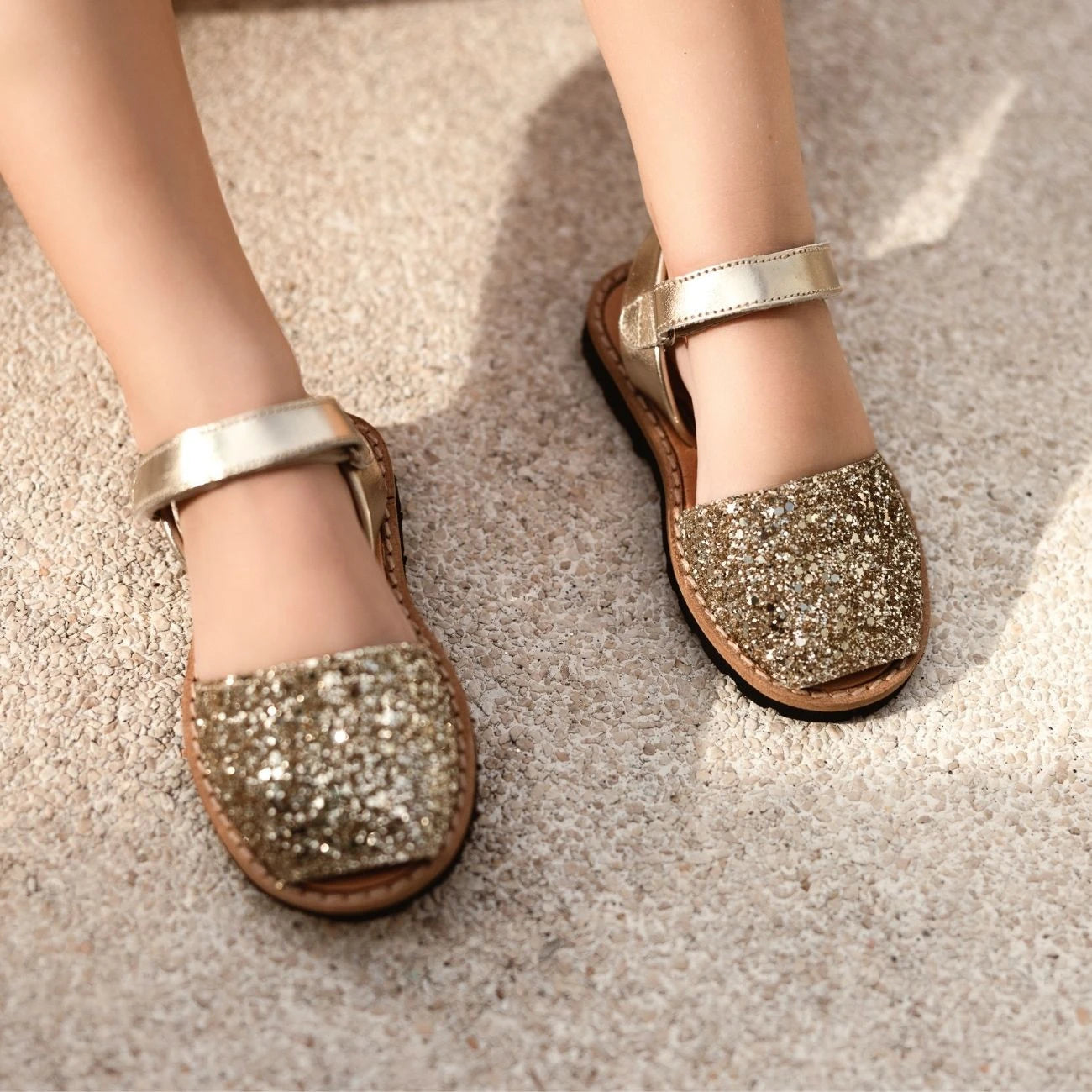 Avarca Velcro Lentejuelas Oro